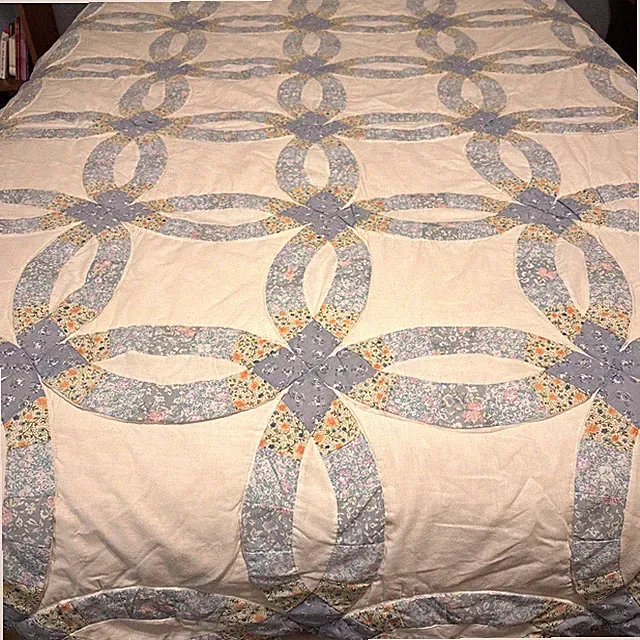 Double Wedding Ring Quilted Comforter Blue Floral Scalloped Edge Cottage 84x92