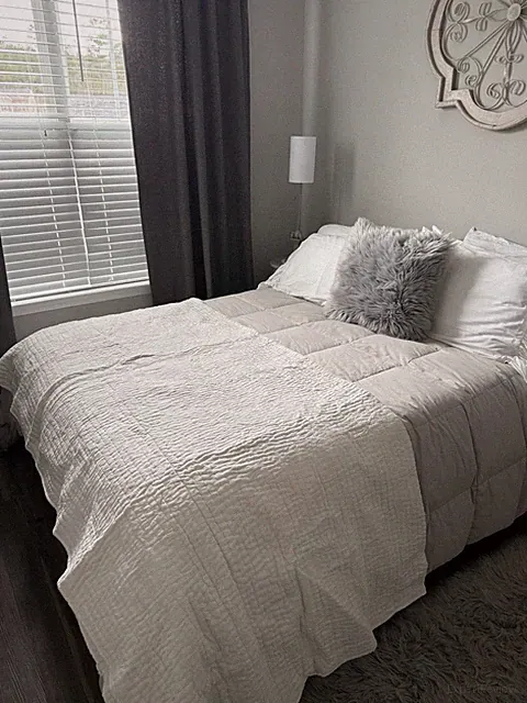 Handmade SET— Ivory Queen Quilt & Envelope Pillow Shams: 2 King, 1 Standard NWOT