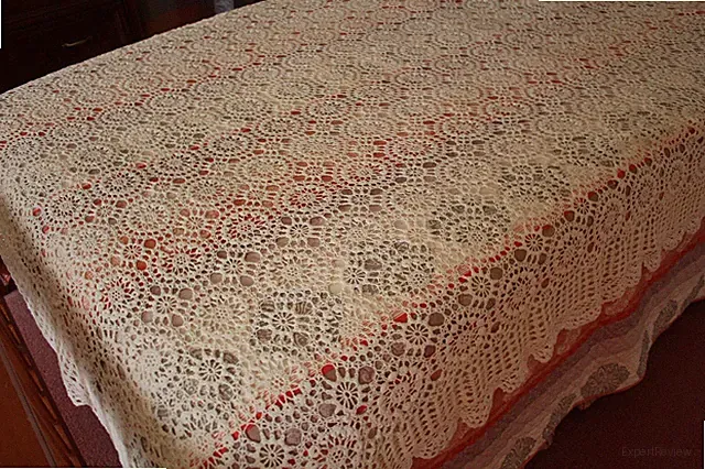 HANDMADE WHITE CROCHET TWIN/ FULL BED COVERLET TOPPER 81"L X 72W