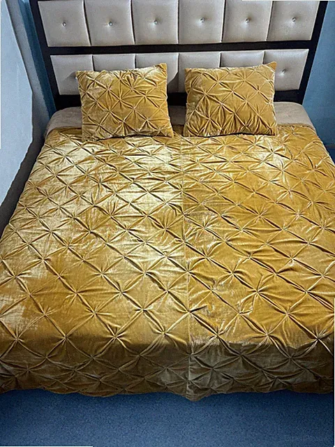 Lightweight Yellow Velvet Warm Comforter Handmade, Solid Print Quilt Set