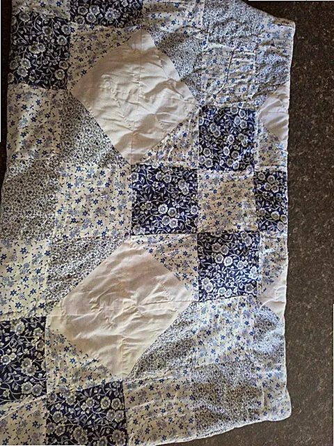 Upcycled Blue White Quilt Pillow Shams Set (25.5 x 18) – Vintage Quilt
