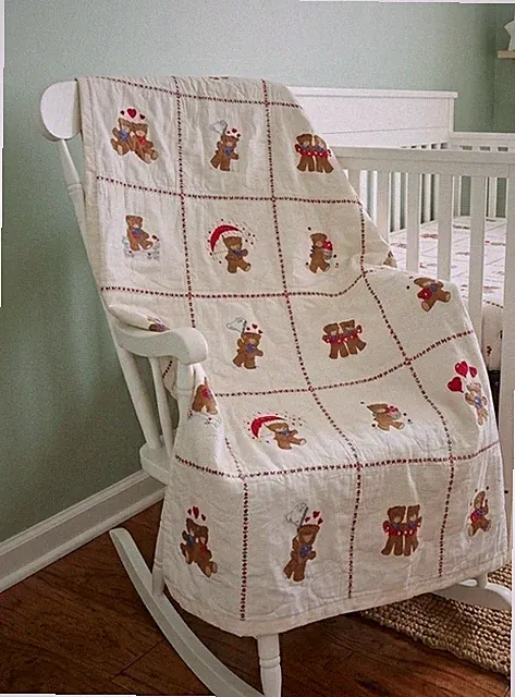 Vintage Baby Crib Quilt Bunny Bear Blanket Comforter Hand Made Neutral Unisex