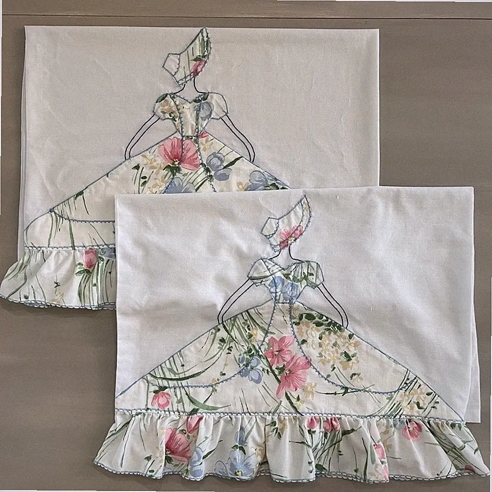 Vintage Handmade Appliqué Pillowcases Floral Sunbonnet Girl Embroidered Set Of 2