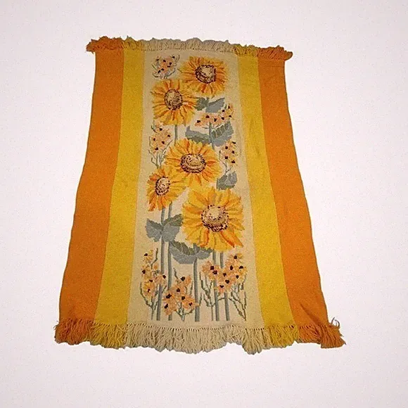 Vintage Handmade Sunflower Knit Throw Blanket Orange Yellow Fringe 76x48 Retro