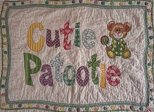 VTG RARE Handmade Cutie Patootie Cross Stitch Toddler Bed Baby Bed Quilt READ